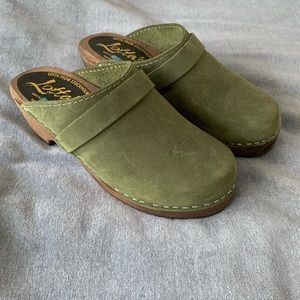 Swedish clogs- oiled green nubuck leather on brown wooden base- Never worn!